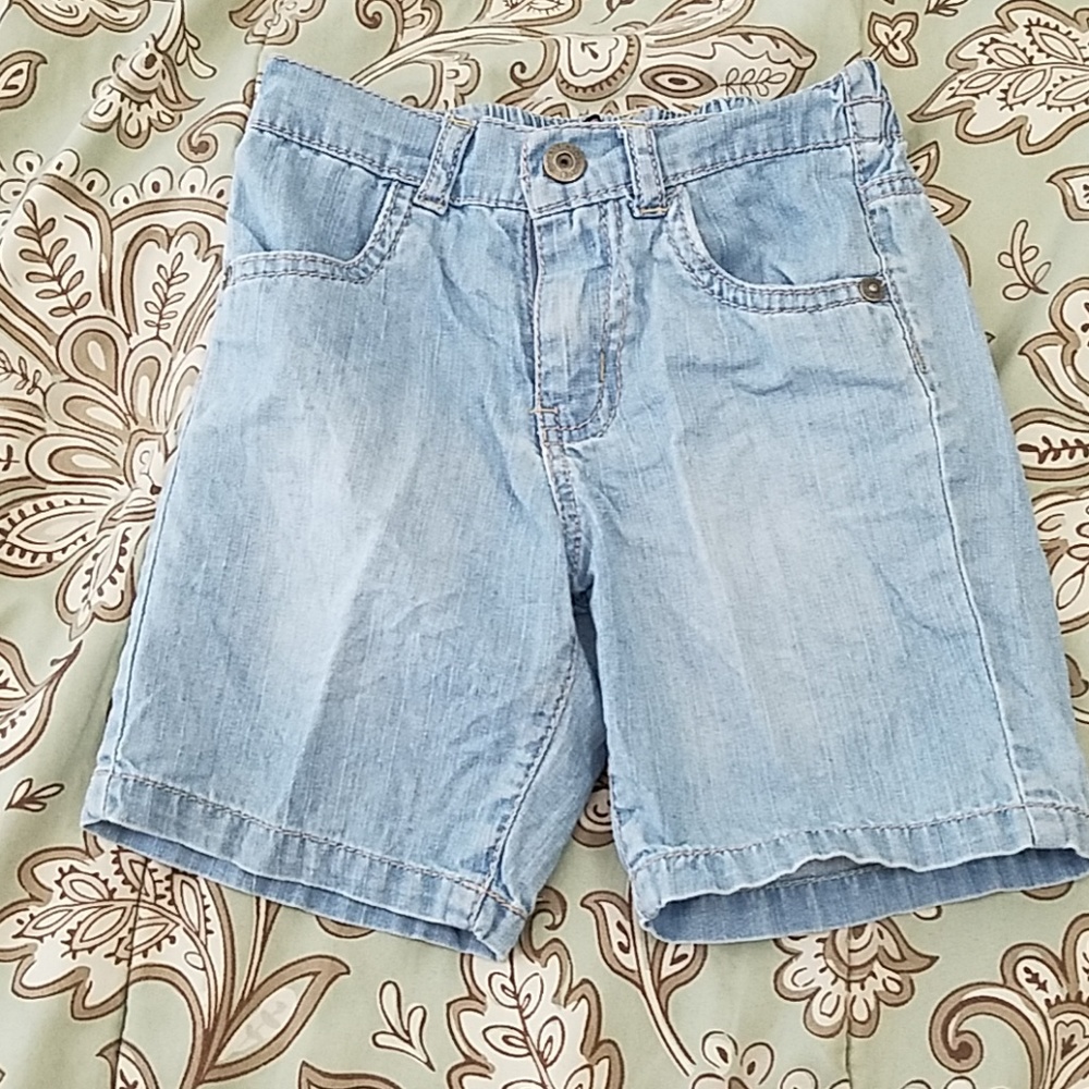 Boys Guess shorts 2T& 24m - Picture 5 of 8